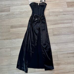 New Fashion Nova Black Strapless Gown